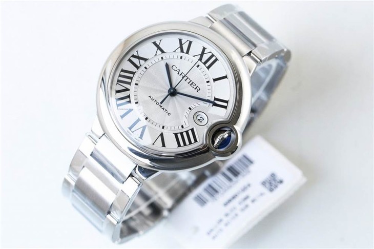 V6厂卡地亚蓝气球复刻表怎么分辨,能过专柜吗?V4版好还是V5版