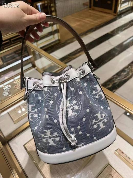 Tory burch 专柜爆款 Monogram 中号水桶包，老花设计太上头了，刘雯、王霏霏同款！美国代购，无中文标签，介意慎拍  F 商品图0