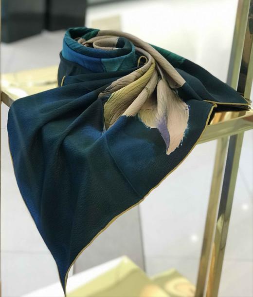 优品堂【雍容华贵3】珍珠缎薯莨110桑蚕丝方巾 商品图1