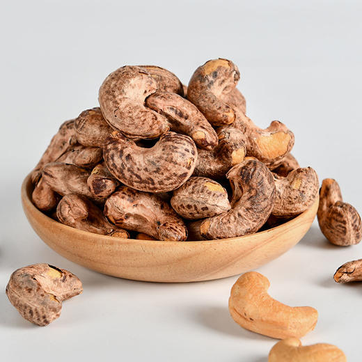 【锄头扁担 带皮盐焗腰果】带皮盐焗腰果 原料越南进口  特大颗粒 香浓酥脆 A180腰果 净含量100g/罐 商品图4