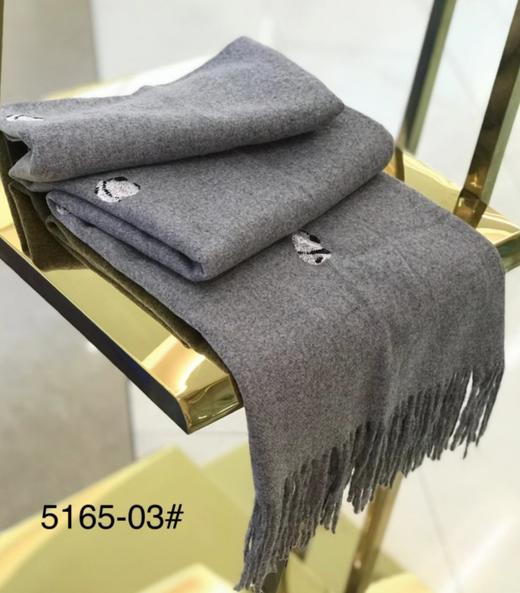 优品堂【如影相随3】拉绒绣花长围巾披肩两用 商品图3