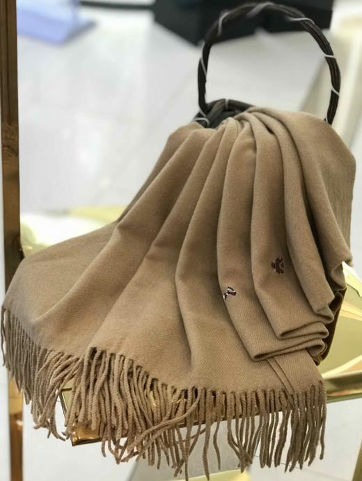 优品堂【如影相随3】拉绒绣花长围巾披肩两用 商品图12