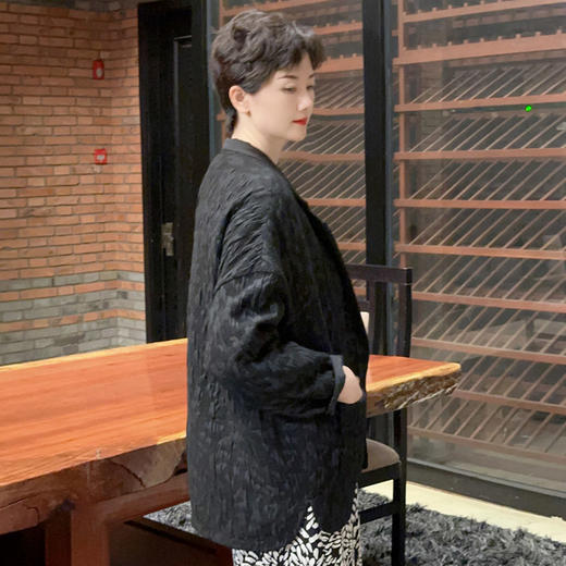 圣三利女装 新款盐系廓形翻领提花毛呢上衣外套SL2032114 商品图1