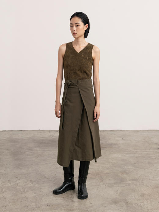 322工房新意短毛绒女士圈圈纱羊毛破洞背心2023秋冬款v领内搭B133 商品图3