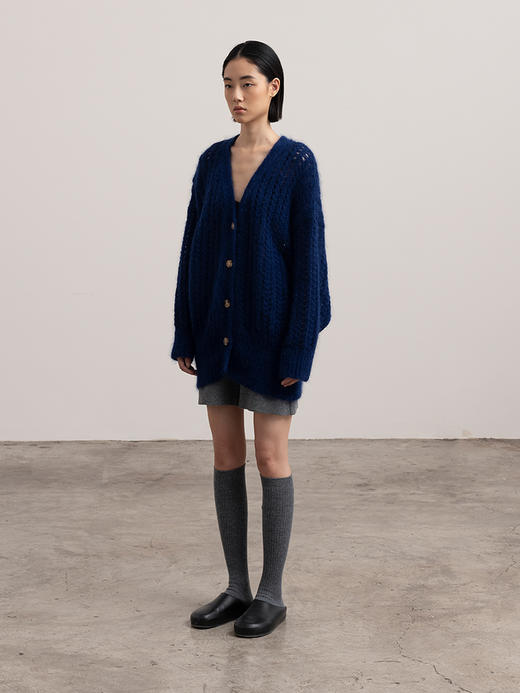 322工房清透幼马海毛宽松针织毛衣2023秋冬款女士针织V领开衫B122 商品图2