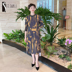 圣三利女装轻松休闲几何印花半高领连衣裙SL2037148