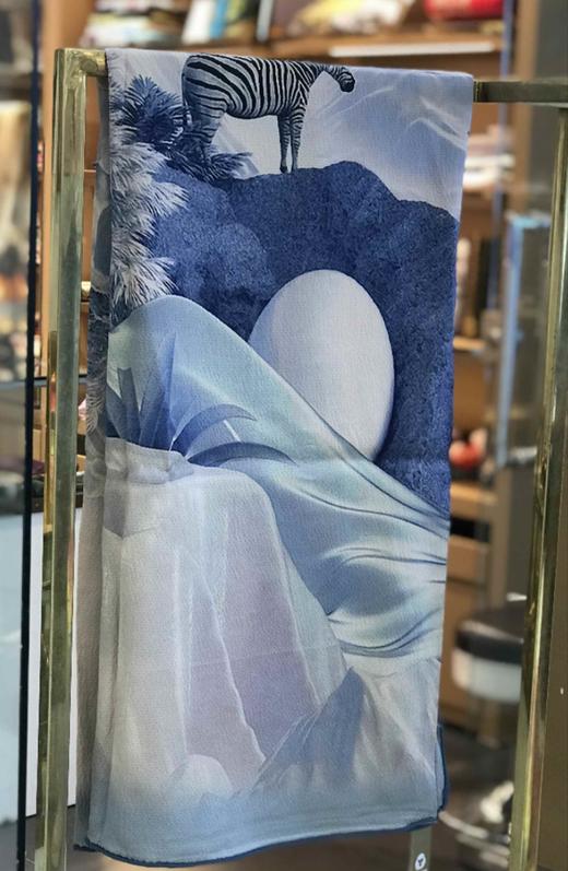 优品堂【娴淑典雅2】薯莨珍珠缎140桑蚕丝方巾 商品图8