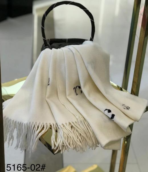 优品堂【如影相随3】拉绒绣花长围巾披肩两用 商品图5