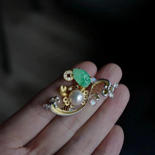 龢盒原创 乘风破浪金钱蟹翡翠胸针吊坠二用 商品图4