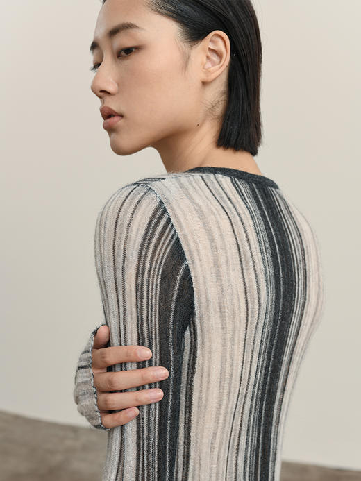 322工房超幼马海毛竖条纹针织套头衫2023秋冬款v领长袖针织衫B121 商品图2