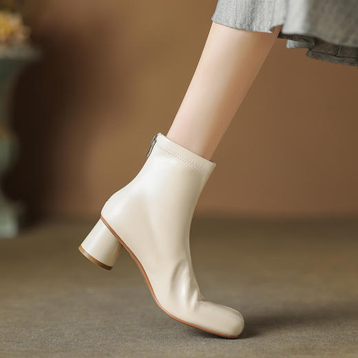 纯色简约，羊皮极简芒果头短靴XDD-1756F 商品图1