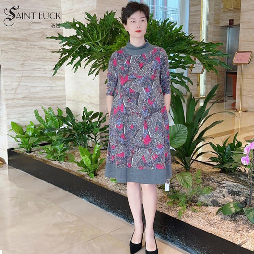 SAINT L’UCK/圣媛女装秋季中长款高领花色连衣裙SA319L16 商品图0