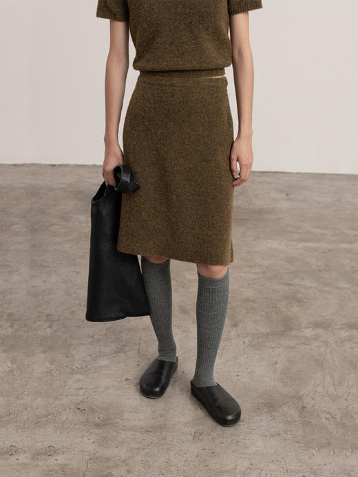 322工房新意短毛绒圈圈纱羊毛套装2023秋冬女士polo领上衣+半裙 商品图3