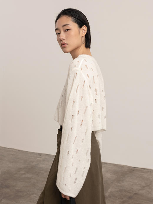 322工房新意短毛绒圈圈纱羊毛破洞截短套头衫2023秋冬针织衫B129 商品图3