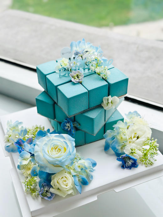 鲜花魔方慕斯 商品图1