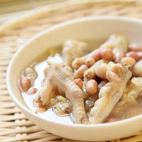 莲藕花生鸡脚汤（隔水蒸炖）