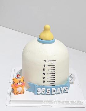 【臻品系列】---半翻糖【可爱小奶瓶】送儿童、周岁、满月生日蛋糕