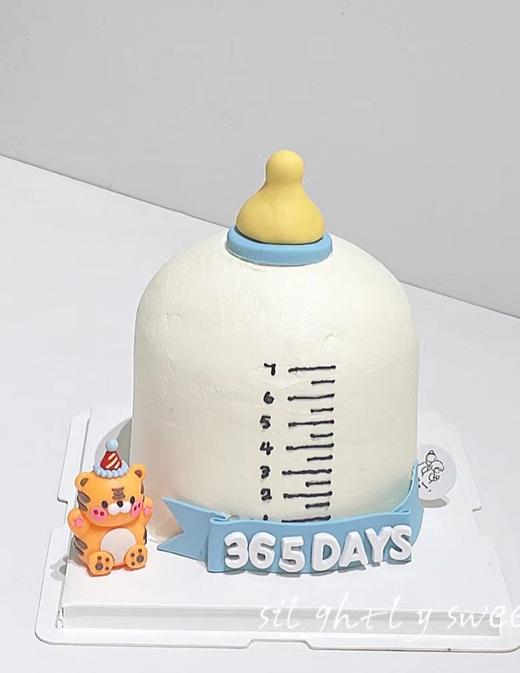 【臻品系列】---半翻糖【可爱小奶瓶】送儿童、周岁、满月生日蛋糕 商品图0