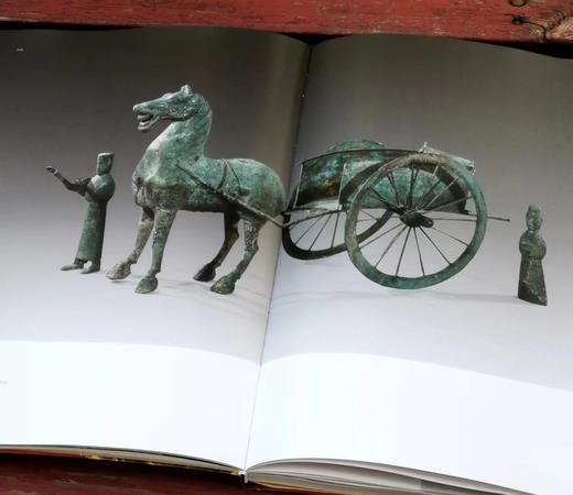 《天下云长：关公文化展》，软精装，16开，山西博物院编，山西人民出版社2021年一版一印，151页，定价180，售价158元。 商品图9