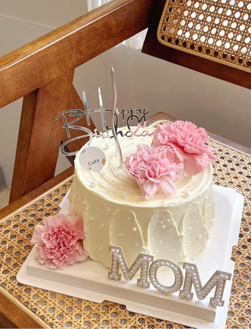 送给妈妈的蛋糕（好看鲜花随机搭）