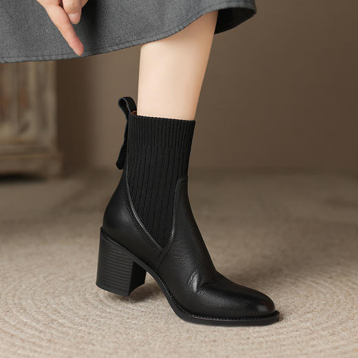 OLD-111英伦秋冬复古圆头毛线筒显瘦袜子靴女粗跟弹力短靴休闲黑色靴 商品图3