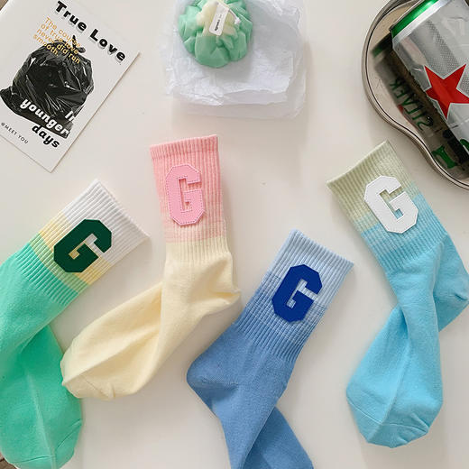 【非瑜伽袜】【新品】粉色渐变色袜子女棉秋冬外穿字母G中筒袜日韩搭老爹鞋鲨鱼裤长袜 商品图3