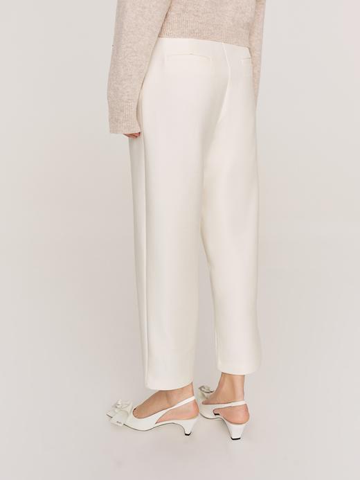 修身不紧身 斜纹褶裥 9分宽松锥形裤FB479423O 商品图6