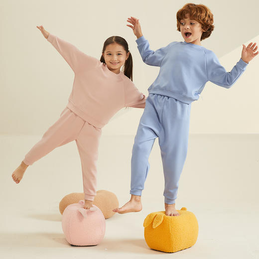 【简约大方，时尚百搭】爆款新品！儿童空气层套装睡衣，让宝宝舒适度upup！休闲长袖家居服套装，时尚圆领秋衣秋裤，让宝宝的睡眠更加舒适温暖！ 商品图0