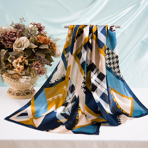 中信银行专供 鑫缘 真丝素绉缎长巾 HA4699 商品图6