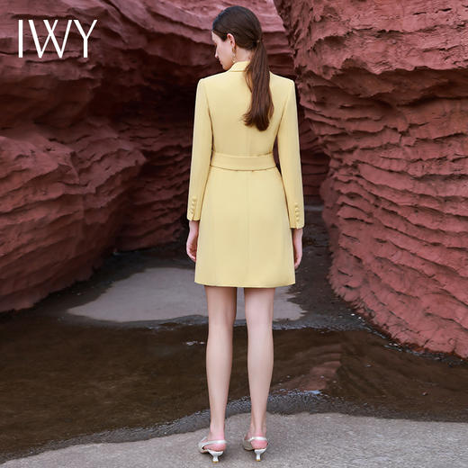 IWY/洋气黄色连衣裙女高级设计感西装修身显瘦气质主持人上镜职业装olQ13314 商品图5