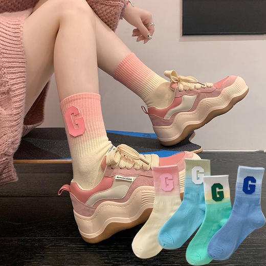 【非瑜伽袜】【新品】粉色渐变色袜子女棉秋冬外穿字母G中筒袜日韩搭老爹鞋鲨鱼裤长袜 商品图0