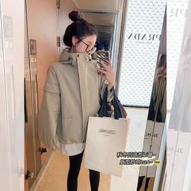 <曾小咸推荐>【酷帅girl】绿色冲锋衣