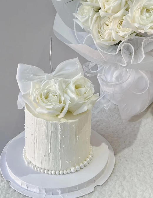 纯白鲜花02款女神蛋糕 商品图0