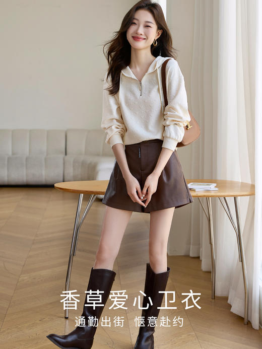 【专属特价】熙世界白色连帽卫衣女宽松慵懒风半拉链套头百搭上衣2025秋季新款 商品图4