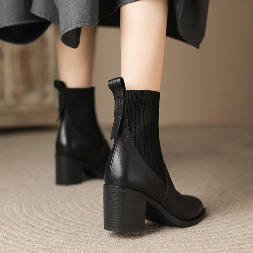 OLD-111英伦秋冬复古圆头毛线筒显瘦袜子靴女粗跟弹力短靴休闲黑色靴 商品图2