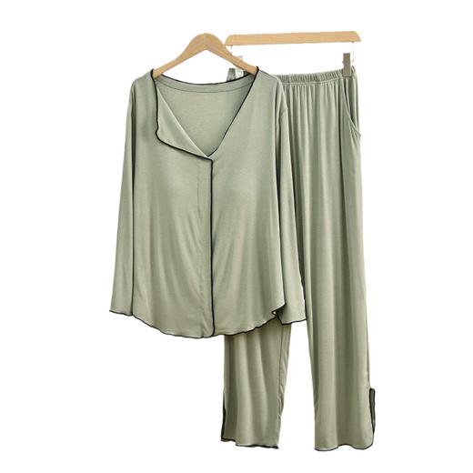 新款带胸垫睡衣女，开衫长袖套装。不仅可以在家中舒适地度过休闲时光，还可以随意外出。简约的翻领和宽松的设计让她感觉G级而舒适！ 商品图4