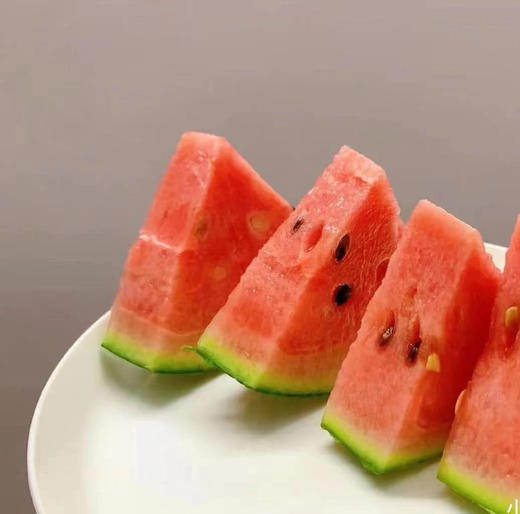 周二配送至小区门口自提！蜜蜂授粉小吊瓜，有籽，皮薄，脆甜多汁！一组两个，共约5斤多点 商品图0