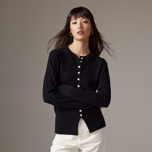 IN AND ON 100%绵羊毛贝壳扣针织开衫22906 商品图3