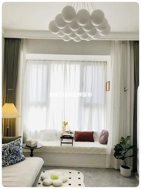 客厅不要再用厚重的幻影纱了，看看蕾丝纱帘