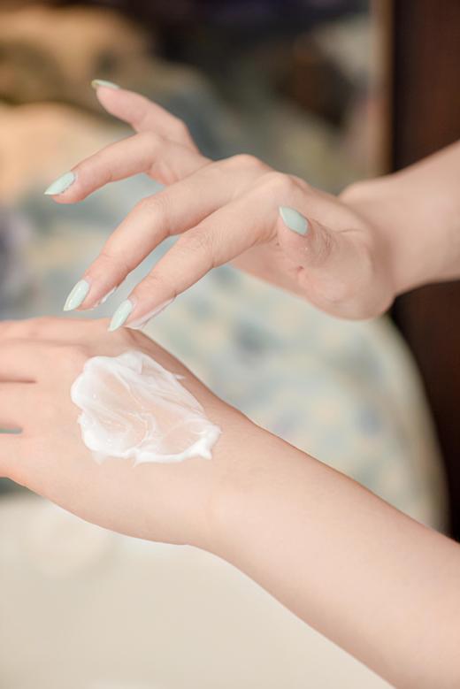 法国进口BOIRON宝弘金盏花润肤乳200ml 商品图4