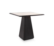 悦珑湾架空层桌子