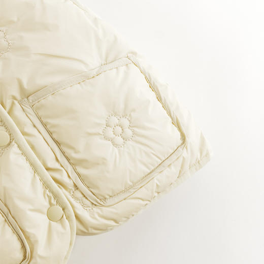 【马克珍妮 芦芙】秋冬新款 女童甜美花朵绗缝轻薄羽绒背心232026 商品图4