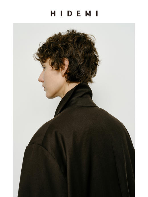 HIDEMI 极简不对称设计感撞钉深棕绿条纹卷边精纺羊毛廓形风衣 商品图9