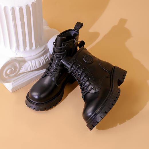 Safiya/索菲娅2023秋冬新款 踢不烂粗跟复古英伦厚底工装靴 SF34116054 商品图1