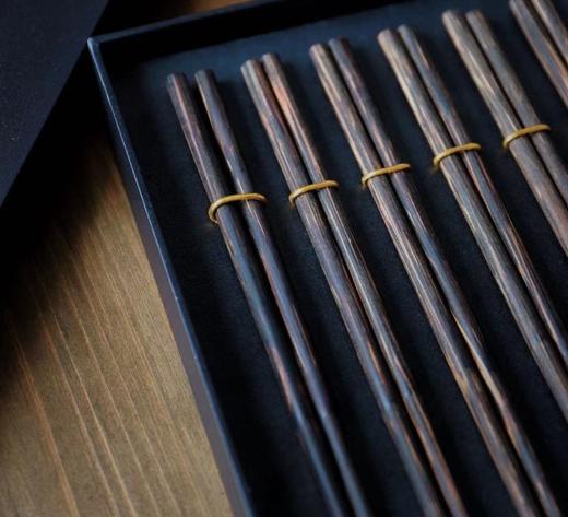 西藏墨脱乌木筷，质地坚硬、手感厚重，色泽黑润，经久耐用 商品图1