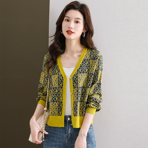 CC-tbrk-6690开衫毛衣女2023新款长袖拼色鸡心领小众洋气短款外搭秋针织衫外套 商品图3