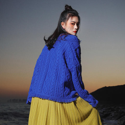 新年必备 |山茶花毛衣外套 | 现货加急发 |  蓝色显白时尚 红色大气喜庆 商品图3