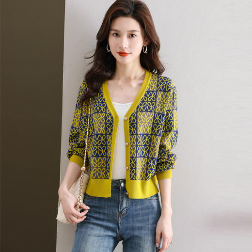 CC-tbrk-6690开衫毛衣女2023新款长袖拼色鸡心领小众洋气短款外搭秋针织衫外套 商品图5