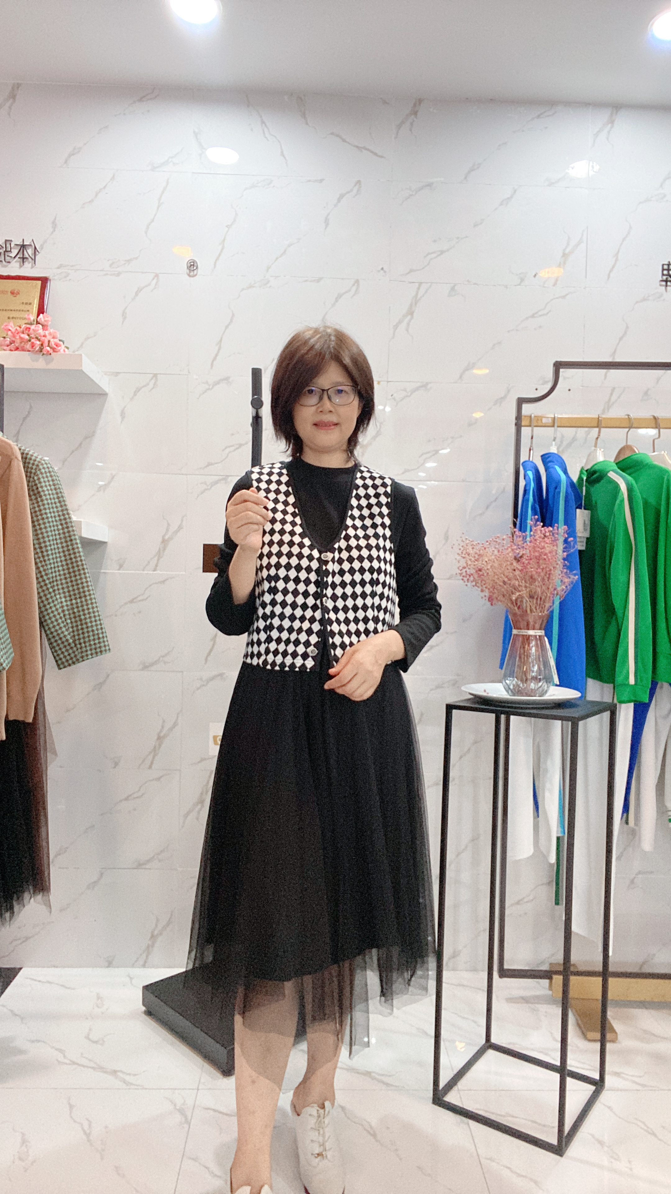 C6205        法式气质休闲减龄小香风马甲+拼接网纱裙两件套套裙（特价不退换）