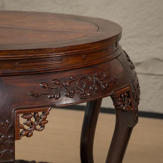 清 红木镶瘿木雕花果纹双拼圆桌及圆凳成套（一桌四凳） 商品图2